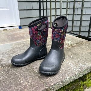 Bogs Kids Black and Multicolor Floral Snow Boots